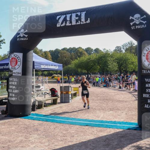 08.09.2024 - Stadtparktriathlon Luisa Fischer http://msf.ph/oto/7035750 08.09.2024 11:21:27 Ziel 311 meine-sportfotos.de