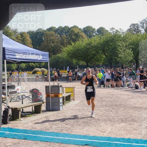 08.09.2024 - Stadtparktriathlon Luisa Fischer http://msf.ph/oto/7035771 08.09.2024 11:21:54 Ziel 361 meine-sportfotos.de