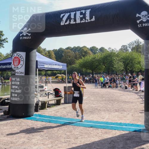 08.09.2024 - Stadtparktriathlon Luisa Fischer http://msf.ph/oto/7035779 08.09.2024 11:21:55 Ziel 361 meine-sportfotos.de