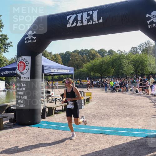 08.09.2024 - Stadtparktriathlon Luisa Fischer http://msf.ph/oto/7035781 08.09.2024 11:21:55 Ziel 361 meine-sportfotos.de
