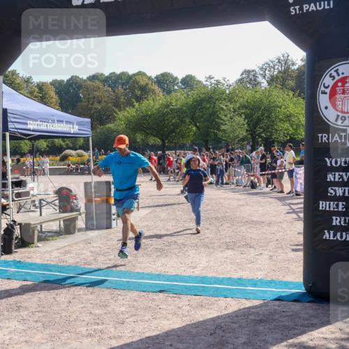 08.09.2024 - Stadtparktriathlon Luisa Fischer http://msf.ph/oto/7035800 08.09.2024 11:22:08 Ziel 254 meine-sportfotos.de
