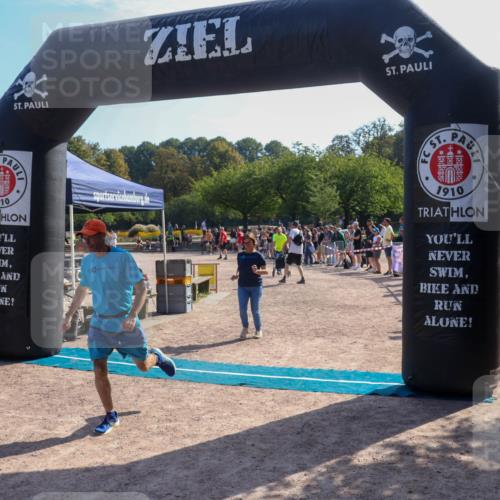 08.09.2024 - Stadtparktriathlon Luisa Fischer http://msf.ph/oto/7035804 08.09.2024 11:22:09 Ziel 254 meine-sportfotos.de