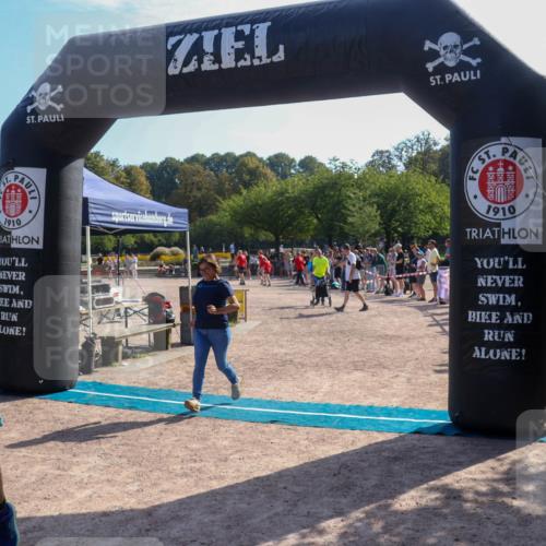 08.09.2024 - Stadtparktriathlon Luisa Fischer http://msf.ph/oto/7035807 08.09.2024 11:22:09 Ziel 254 meine-sportfotos.de