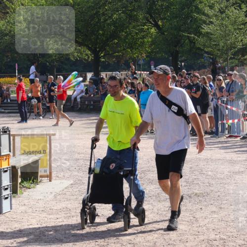 08.09.2024 - Stadtparktriathlon Luisa Fischer http://msf.ph/oto/7035815 08.09.2024 11:22:14 Ziel 254 meine-sportfotos.de