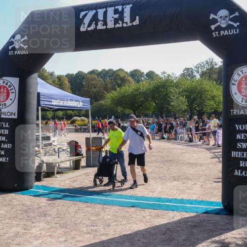 08.09.2024 - Stadtparktriathlon Luisa Fischer http://msf.ph/oto/7035823 08.09.2024 11:22:16 Ziel  meine-sportfotos.de