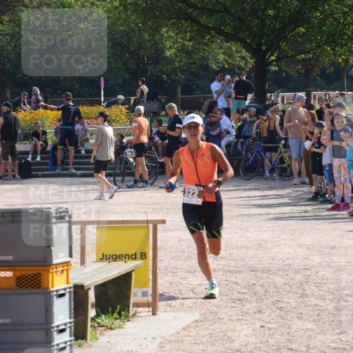 08.09.2024 - Stadtparktriathlon Luisa Fischer http://msf.ph/oto/7035838 08.09.2024 11:22:32 Ziel 322 meine-sportfotos.de