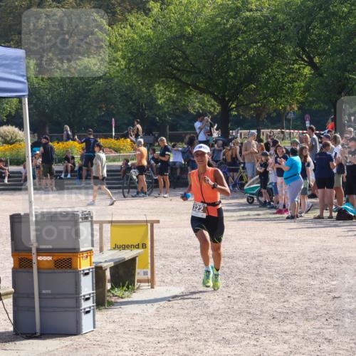 08.09.2024 - Stadtparktriathlon Luisa Fischer http://msf.ph/oto/7035841 08.09.2024 11:22:33 Ziel 322 meine-sportfotos.de