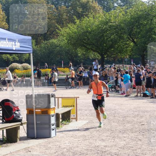08.09.2024 - Stadtparktriathlon Luisa Fischer http://msf.ph/oto/7035843 08.09.2024 11:22:33 Ziel 322 meine-sportfotos.de