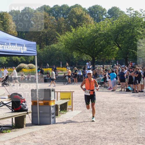 08.09.2024 - Stadtparktriathlon Luisa Fischer http://msf.ph/oto/7035845 08.09.2024 11:22:33 Ziel 322 meine-sportfotos.de