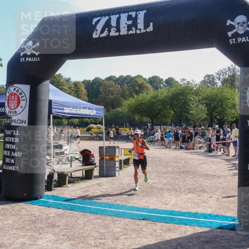 08.09.2024 - Stadtparktriathlon Luisa Fischer http://msf.ph/oto/7035852 08.09.2024 11:22:34 Ziel 322 meine-sportfotos.de