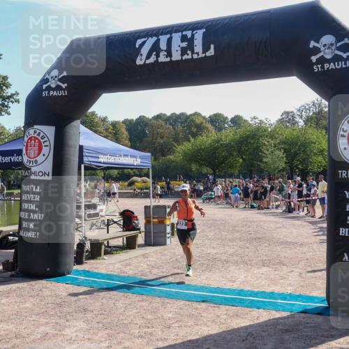08.09.2024 - Stadtparktriathlon Luisa Fischer http://msf.ph/oto/7035854 08.09.2024 11:22:34 Ziel 322 meine-sportfotos.de