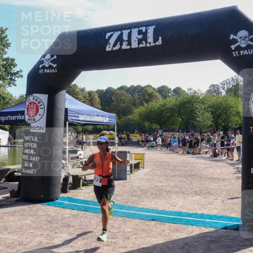 08.09.2024 - Stadtparktriathlon Luisa Fischer http://msf.ph/oto/7035861 08.09.2024 11:22:35 Ziel 322 meine-sportfotos.de