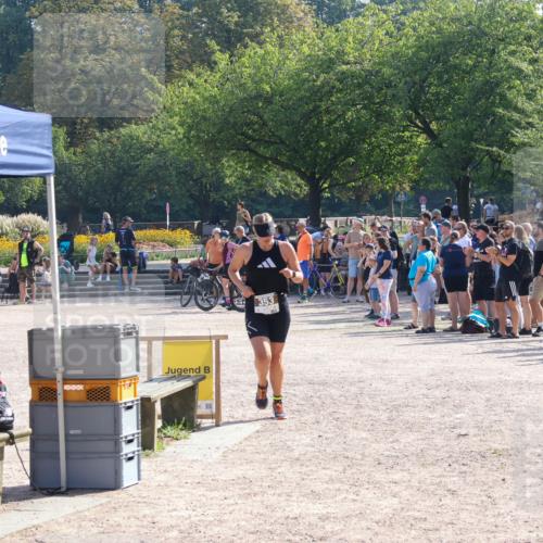 08.09.2024 - Stadtparktriathlon Luisa Fischer http://msf.ph/oto/7035863 08.09.2024 11:22:58 Ziel 353 meine-sportfotos.de