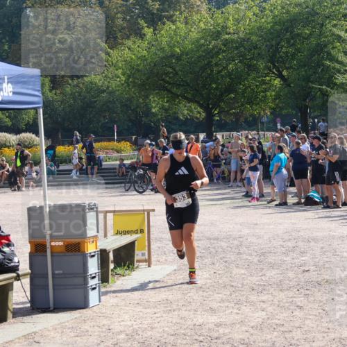 08.09.2024 - Stadtparktriathlon Luisa Fischer http://msf.ph/oto/7035866 08.09.2024 11:22:59 Ziel 353 meine-sportfotos.de
