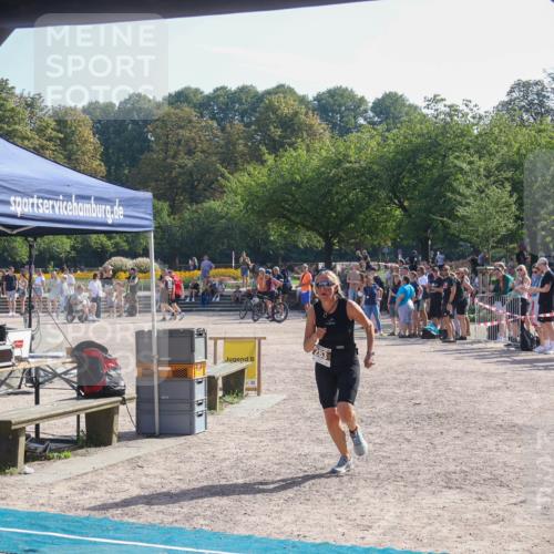 08.09.2024 - Stadtparktriathlon Luisa Fischer http://msf.ph/oto/7035901 08.09.2024 11:23:37 Ziel 283, 387 meine-sportfotos.de