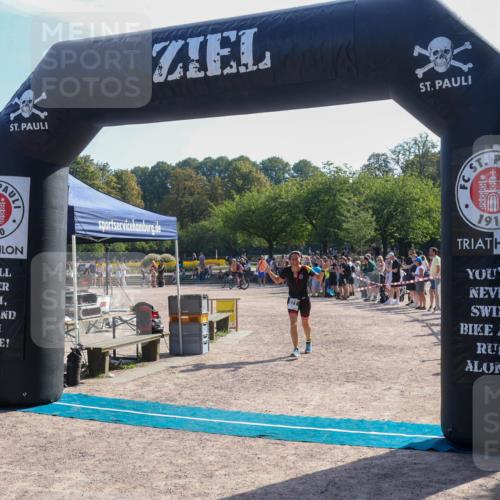 08.09.2024 - Stadtparktriathlon Luisa Fischer http://msf.ph/oto/7035924 08.09.2024 11:23:58 Ziel 271 meine-sportfotos.de