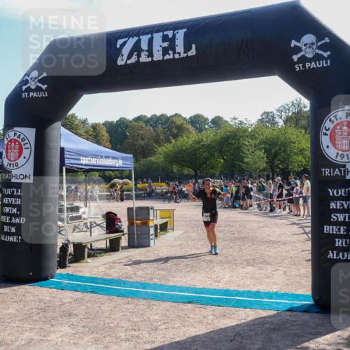 08.09.2024 - Stadtparktriathlon Luisa Fischer http://msf.ph/oto/7035926 08.09.2024 11:23:58 Ziel 271 meine-sportfotos.de
