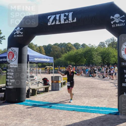 08.09.2024 - Stadtparktriathlon Luisa Fischer http://msf.ph/oto/7035932 08.09.2024 11:23:59 Ziel 271 meine-sportfotos.de