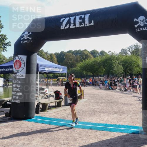 08.09.2024 - Stadtparktriathlon Luisa Fischer http://msf.ph/oto/7035935 08.09.2024 11:24:00 Ziel 271 meine-sportfotos.de