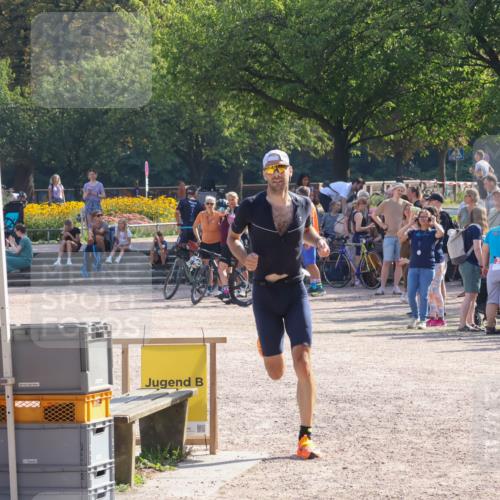 08.09.2024 - Stadtparktriathlon Luisa Fischer http://msf.ph/oto/7035950 08.09.2024 11:24:08 Ziel 423 meine-sportfotos.de