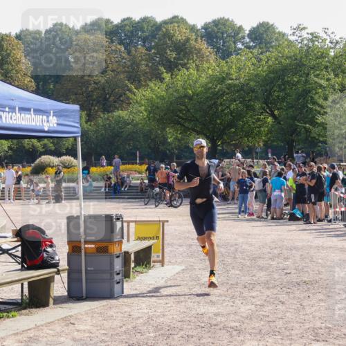 08.09.2024 - Stadtparktriathlon Luisa Fischer http://msf.ph/oto/7035956 08.09.2024 11:24:09 Ziel 423 meine-sportfotos.de