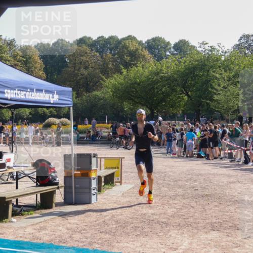08.09.2024 - Stadtparktriathlon Luisa Fischer http://msf.ph/oto/7035958 08.09.2024 11:24:09 Ziel 423 meine-sportfotos.de