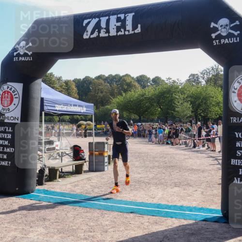 08.09.2024 - Stadtparktriathlon Luisa Fischer http://msf.ph/oto/7035964 08.09.2024 11:24:10 Ziel 423 meine-sportfotos.de