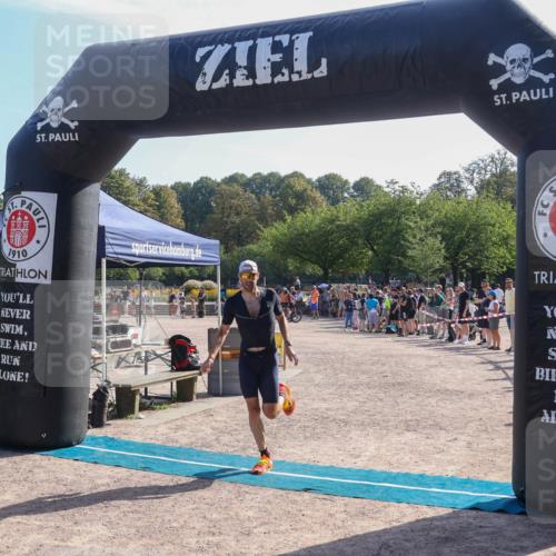 08.09.2024 - Stadtparktriathlon Luisa Fischer http://msf.ph/oto/7035966 08.09.2024 11:24:10 Ziel 423 meine-sportfotos.de