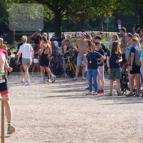 08.09.2024 - Stadtparktriathlon Luisa Fischer http://msf.ph/oto/7035971 08.09.2024 11:24:35 Ziel 284 meine-sportfotos.de