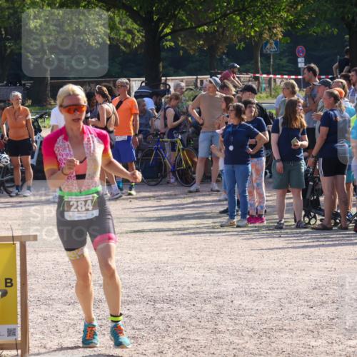 08.09.2024 - Stadtparktriathlon Luisa Fischer http://msf.ph/oto/7035974 08.09.2024 11:24:35 Ziel 284 meine-sportfotos.de