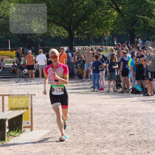 08.09.2024 - Stadtparktriathlon Luisa Fischer http://msf.ph/oto/7035980 08.09.2024 11:24:36 Ziel 284 meine-sportfotos.de