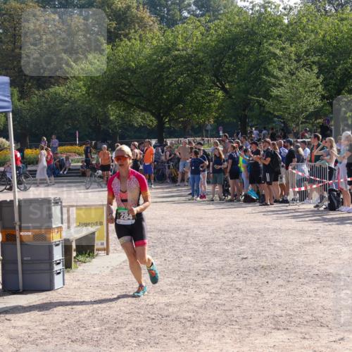 08.09.2024 - Stadtparktriathlon Luisa Fischer http://msf.ph/oto/7035986 08.09.2024 11:24:36 Ziel 284 meine-sportfotos.de