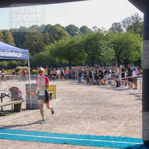 08.09.2024 - Stadtparktriathlon Luisa Fischer http://msf.ph/oto/7035992 08.09.2024 11:24:37 Ziel 284 meine-sportfotos.de