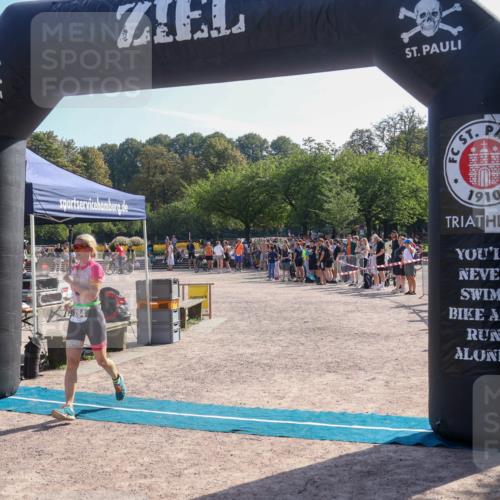 08.09.2024 - Stadtparktriathlon Luisa Fischer http://msf.ph/oto/7035998 08.09.2024 11:24:38 Ziel 284 meine-sportfotos.de