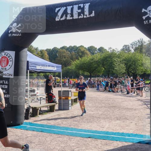 08.09.2024 - Stadtparktriathlon Luisa Fischer http://msf.ph/oto/7036035 08.09.2024 11:24:59 Ziel 310, 359 meine-sportfotos.de