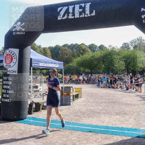 08.09.2024 - Stadtparktriathlon Luisa Fischer http://msf.ph/oto/7036040 08.09.2024 11:25:01 Ziel 290, 310, 359 meine-sportfotos.de