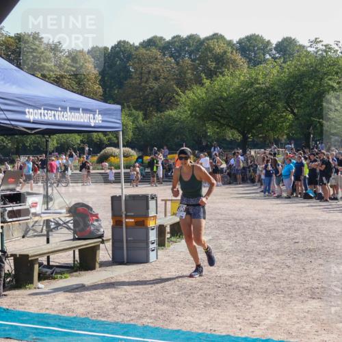 08.09.2024 - Stadtparktriathlon Luisa Fischer http://msf.ph/oto/7036049 08.09.2024 11:25:06 Ziel 290, 359 meine-sportfotos.de
