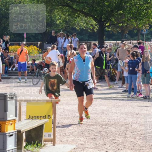 08.09.2024 - Stadtparktriathlon Luisa Fischer http://msf.ph/oto/7036059 08.09.2024 11:25:11 Ziel 287, 290 meine-sportfotos.de