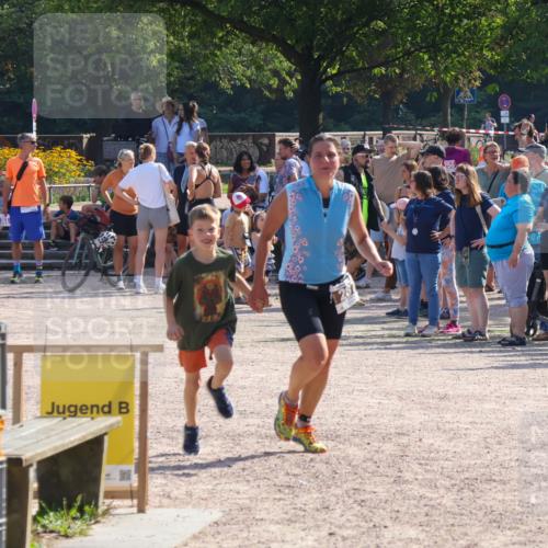 08.09.2024 - Stadtparktriathlon Luisa Fischer http://msf.ph/oto/7036061 08.09.2024 11:25:11 Ziel 287, 290 meine-sportfotos.de