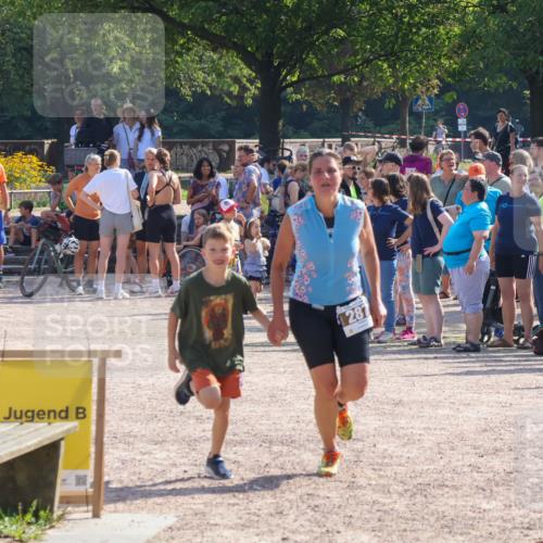 08.09.2024 - Stadtparktriathlon Luisa Fischer http://msf.ph/oto/7036063 08.09.2024 11:25:12 Ziel 287, 290 meine-sportfotos.de