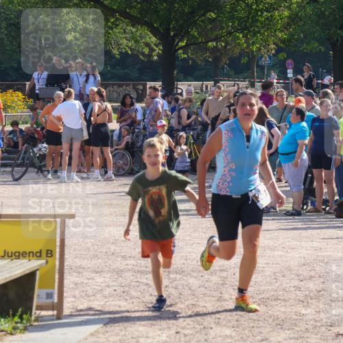 08.09.2024 - Stadtparktriathlon Luisa Fischer http://msf.ph/oto/7036066 08.09.2024 11:25:12 Ziel 287, 290 meine-sportfotos.de