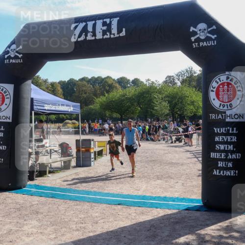 08.09.2024 - Stadtparktriathlon Luisa Fischer http://msf.ph/oto/7036077 08.09.2024 11:25:14 Ziel 287, 290 meine-sportfotos.de