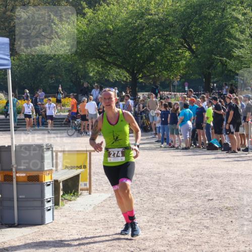 08.09.2024 - Stadtparktriathlon Luisa Fischer http://msf.ph/oto/7036084 08.09.2024 11:25:22 Ziel 274, 287 meine-sportfotos.de