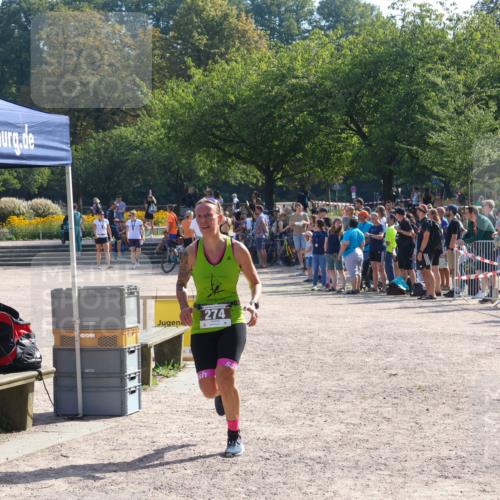 08.09.2024 - Stadtparktriathlon Luisa Fischer http://msf.ph/oto/7036086 08.09.2024 11:25:22 Ziel 274, 287 meine-sportfotos.de
