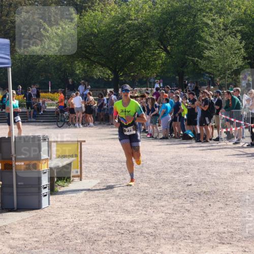 08.09.2024 - Stadtparktriathlon Luisa Fischer http://msf.ph/oto/7036111 08.09.2024 11:25:39 Ziel 278, 304 meine-sportfotos.de