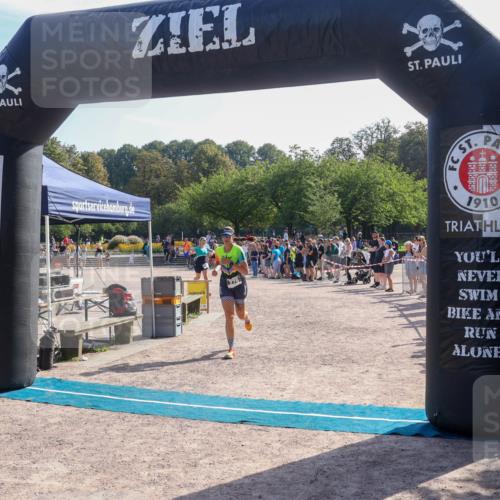 08.09.2024 - Stadtparktriathlon Luisa Fischer http://msf.ph/oto/7036121 08.09.2024 11:25:41 Ziel 278, 304 meine-sportfotos.de