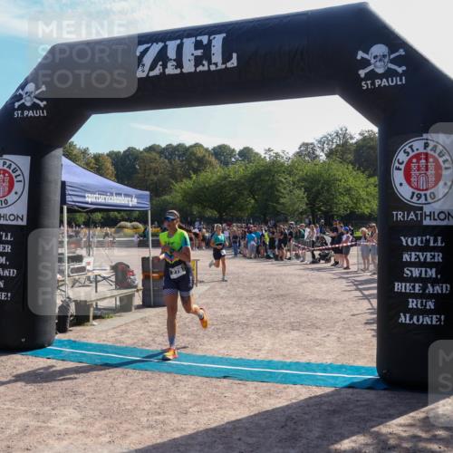 08.09.2024 - Stadtparktriathlon Luisa Fischer http://msf.ph/oto/7036125 08.09.2024 11:25:41 Ziel 278, 304 meine-sportfotos.de