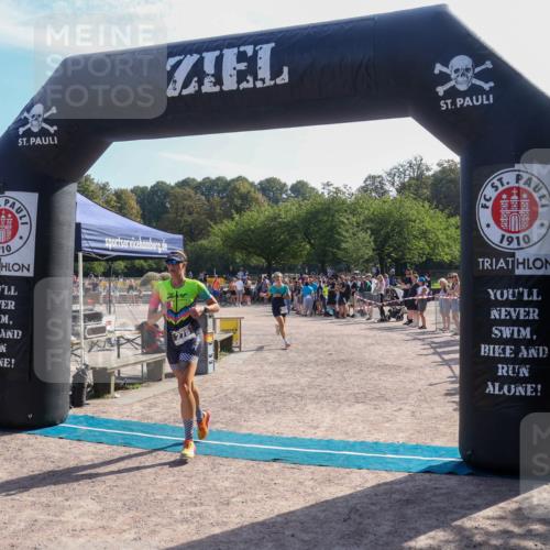 08.09.2024 - Stadtparktriathlon Luisa Fischer http://msf.ph/oto/7036127 08.09.2024 11:25:42 Ziel 278, 304 meine-sportfotos.de