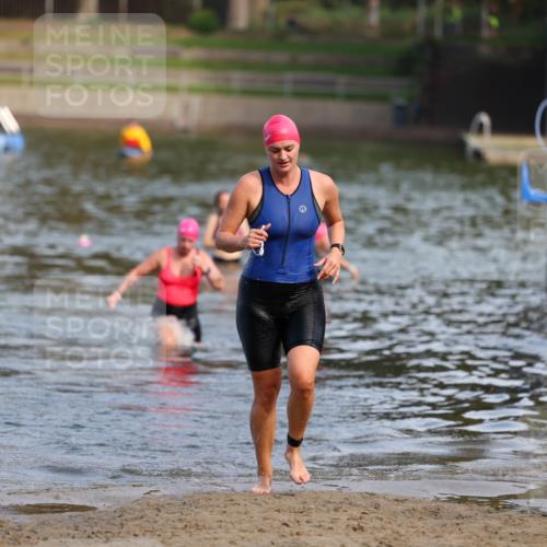08.09.2024 - Stadtparktriathlon Michael Strokosch http://msf.ph/oto/7036130 08.09.2024 12:17:19 Schwimmen 937, 938 meine-sportfotos.de