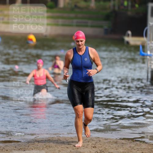 08.09.2024 - Stadtparktriathlon Michael Strokosch http://msf.ph/oto/7036134 08.09.2024 12:17:20 Schwimmen 878, 937, 938 meine-sportfotos.de